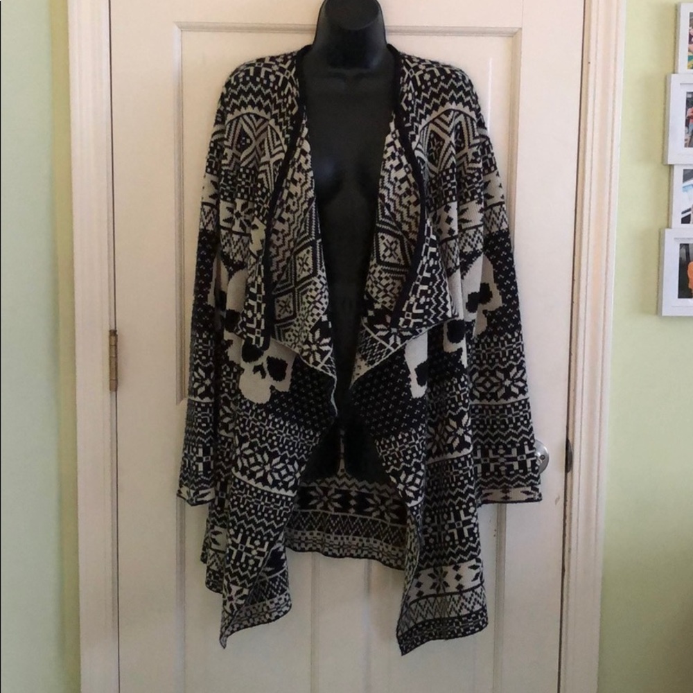 Skull Sweater Cardigan Black & White XL